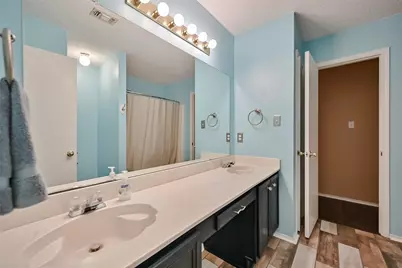 907 Clear Creek Drive, Arlington, TX 76001 - Photo 19
