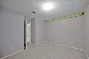 907 Clear Creek Dr, Arlington, TX 76001 - Photo 17