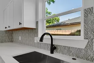914 N 10th St, Waco, TX 76707 - Photo 13