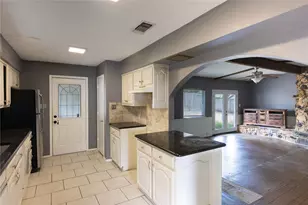 112 Oaktree Dr, Highland Village, TX 75077 - Photo 7