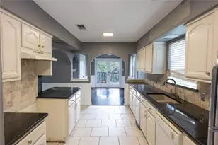 112 Oaktree Dr, Highland Village, TX 75077 - Photo 5