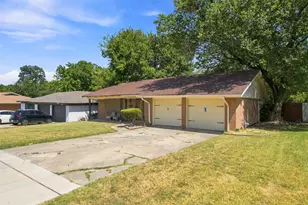 1817 Ellington Dr, Fort Worth, TX 76112 - Photo 3