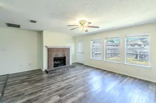 2415 Mallory Ln, Lancaster, TX 75134 - Photo 3