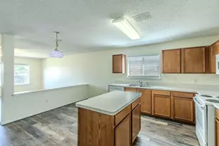 2415 Mallory Ln, Lancaster, TX 75134 - Photo 7