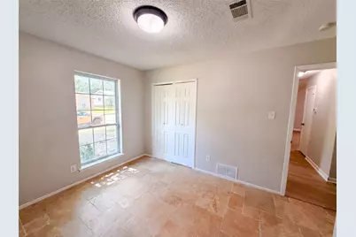 922 Meadowdale Circle, Garland, TX 75043 - Photo 9