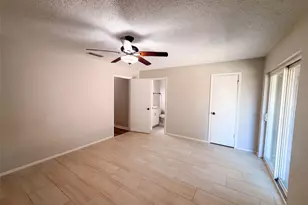 922 Meadowdale Cir, Garland, TX 75043 - Photo 3