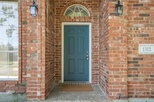 1312 Wentworth Dr, Lewisville, TX 75067 - Photo 5