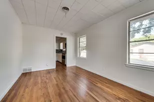 1001 S Carlton St, Ennis, TX 75119 - Photo 3