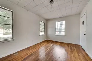 1001 S Carlton St, Ennis, TX 75119 - Photo 5