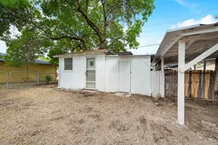 1001 S Carlton St, Ennis, TX 75119 - Photo 17