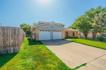 705 Rockledge Drive, Saginaw, TX 76179 - Photo 11