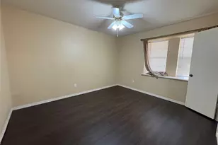 1025 Cloverdale Ln, DeSoto, TX 75115 - Photo 11