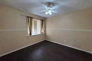 1025 Cloverdale Ln, DeSoto, TX 75115 - Photo 9