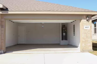 807 Wolf Creek Drive, Cleburne, TX 76033 - Photo 13
