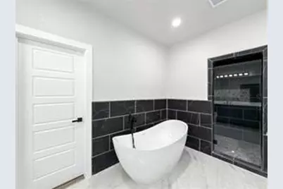 2130 Kathleen Avenue, Dallas, TX 75216 - Photo 17