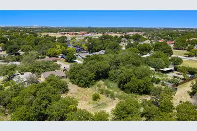 1825 Avenue C, Grand Prairie, TX 75051 - Photo 11