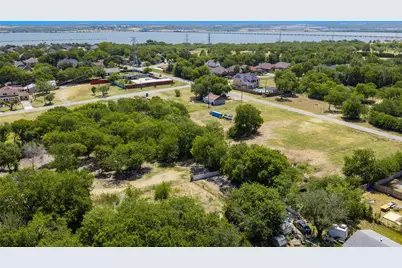 1825 Avenue C, Grand Prairie, TX 75051 - Photo 13