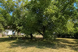 114 S Mills St, West, TX 76691 - Photo 3