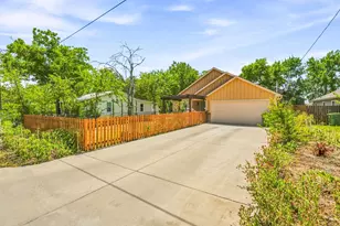 1006 SE 3rd St, Mineral Wells, TX 76067 - Photo 3