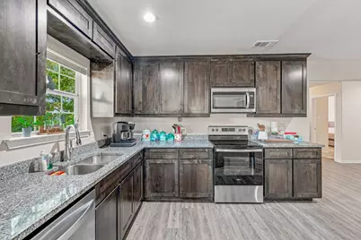 1006 SE 3rd Street, Mineral Wells, TX 76067 - Photo 9