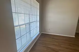 441 Signal Hill Ct N, Fort Worth, TX 76112 - Photo 5