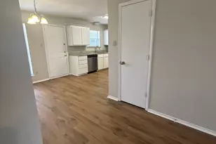 441 Signal Hill Ct N, Fort Worth, TX 76112 - Photo 7