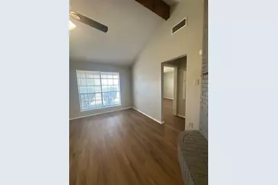 441 Signal Hill Court N, Fort Worth, TX 76112 - Photo 5