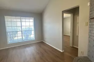 441 Signal Hill Ct N, Fort Worth, TX 76112 - Photo 5