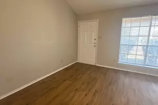 441 Signal Hill Ct N, Fort Worth, TX 76112 - Photo 7