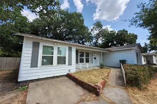 558 Harrison Ln, Hurst, TX 76053 - Photo 5