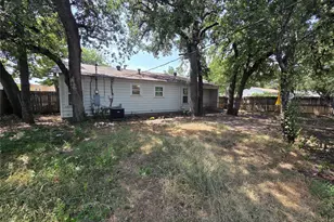 558 Harrison Ln, Hurst, TX 76053 - Photo 23