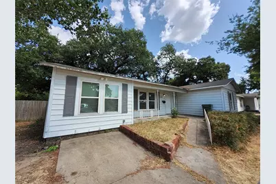 558 Harrison Lane, Hurst, TX 76053 - Photo 5