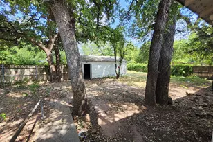 558 Harrison Ln, Hurst, TX 76053 - Photo 19