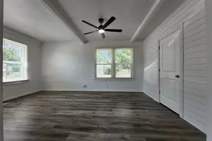 558 Harrison Ln, Hurst, TX 76053 - Photo 9