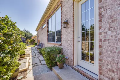 5065 Pershing Avenue, Fort Worth, TX 76107 - Photo 5