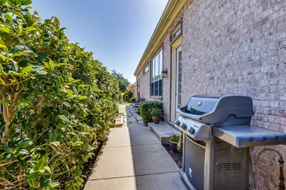 5065 Pershing Avenue, Fort Worth, TX 76107 - Photo 39