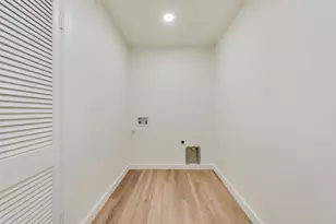 2017 Canterbury St, Irving, TX 75062 - Photo 9
