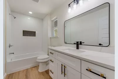 2017 Canterbury Street, Irving, TX 75062 - Photo 3