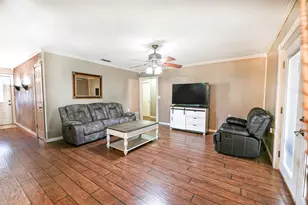 251 Alicia St, Bowie, TX 76230 - Photo 9
