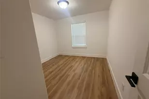 905 E 10th St, Bonham, TX 75418 - Photo 11