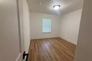 905 E 10th St, Bonham, TX 75418 - Photo 9