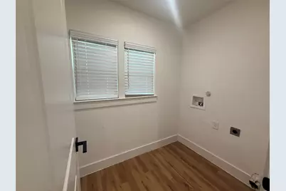 905 E 10th Street, Bonham, TX 75418 - Photo 13