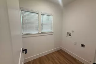 905 E 10th St, Bonham, TX 75418 - Photo 13