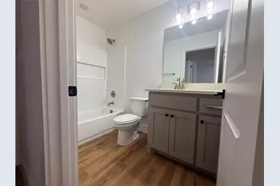 905 E 10th Street, Bonham, TX 75418 - Photo 7