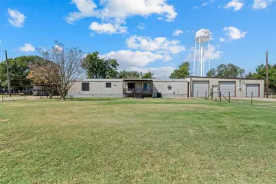 139 N 4th Street, Axtell, TX 76624 - Photo 1