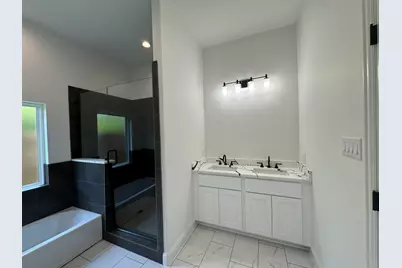 4911 Lee Street, Greenville, TX 75401 - Photo 9