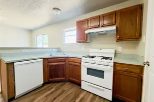 10311 Budtime Ln, Dallas, TX 75217 - Photo 3