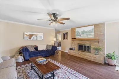 217 E Louella Drive, Hurst, TX 76054 - Photo 11