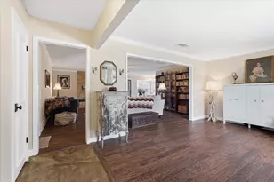 217 E Louella Dr, Hurst, TX 76054 - Photo 9