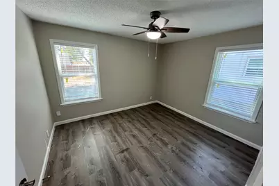829 SW 5th Street, Grand Prairie, TX 75051 - Photo 5